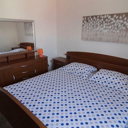 Apartments Ivana Postira Luaran gambar