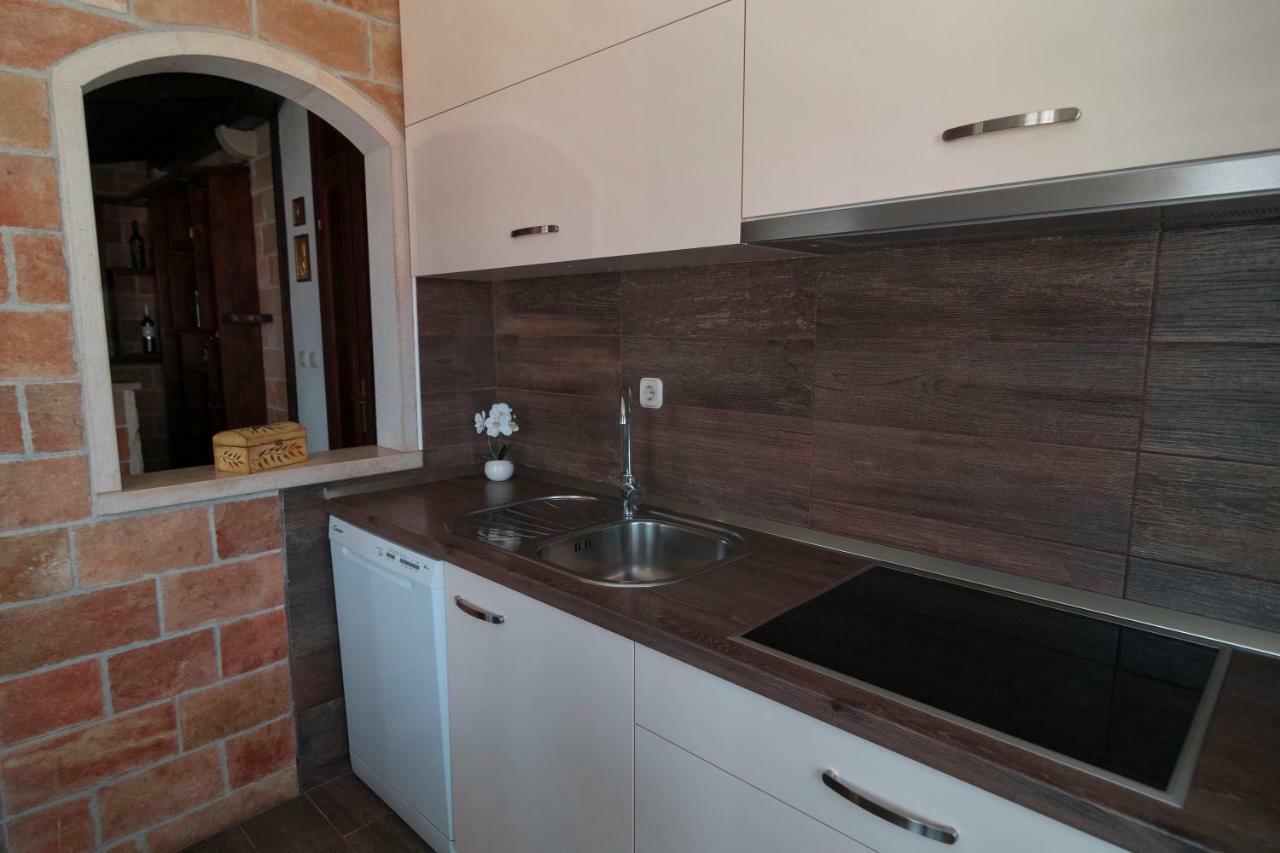 Apartments Ivana Postira Luaran gambar