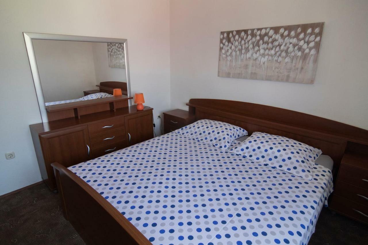 Apartments Ivana Postira Luaran gambar