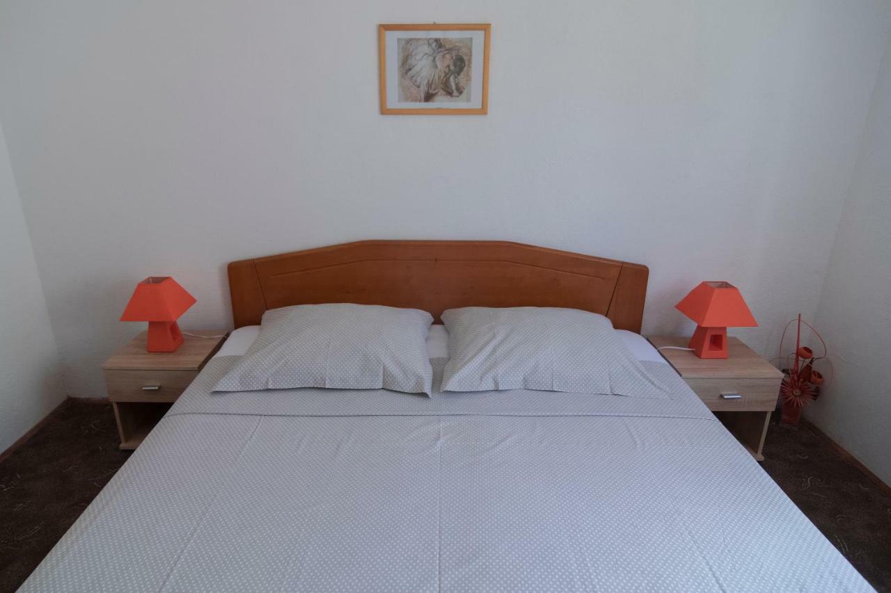 Apartments Ivana Postira Luaran gambar