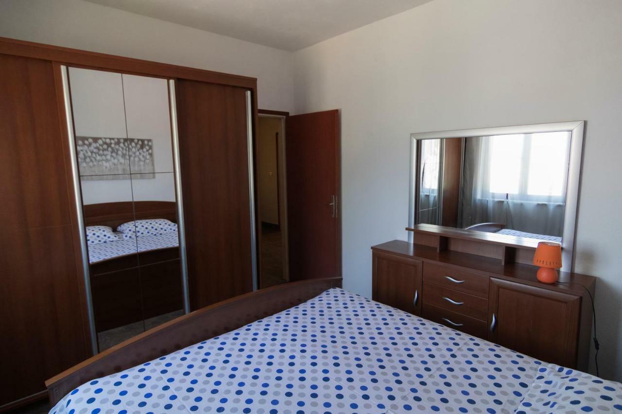 Apartments Ivana Postira Luaran gambar