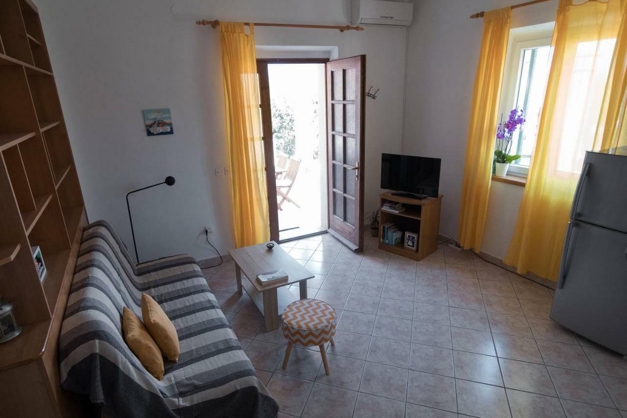 Apartments Ivana Postira Luaran gambar