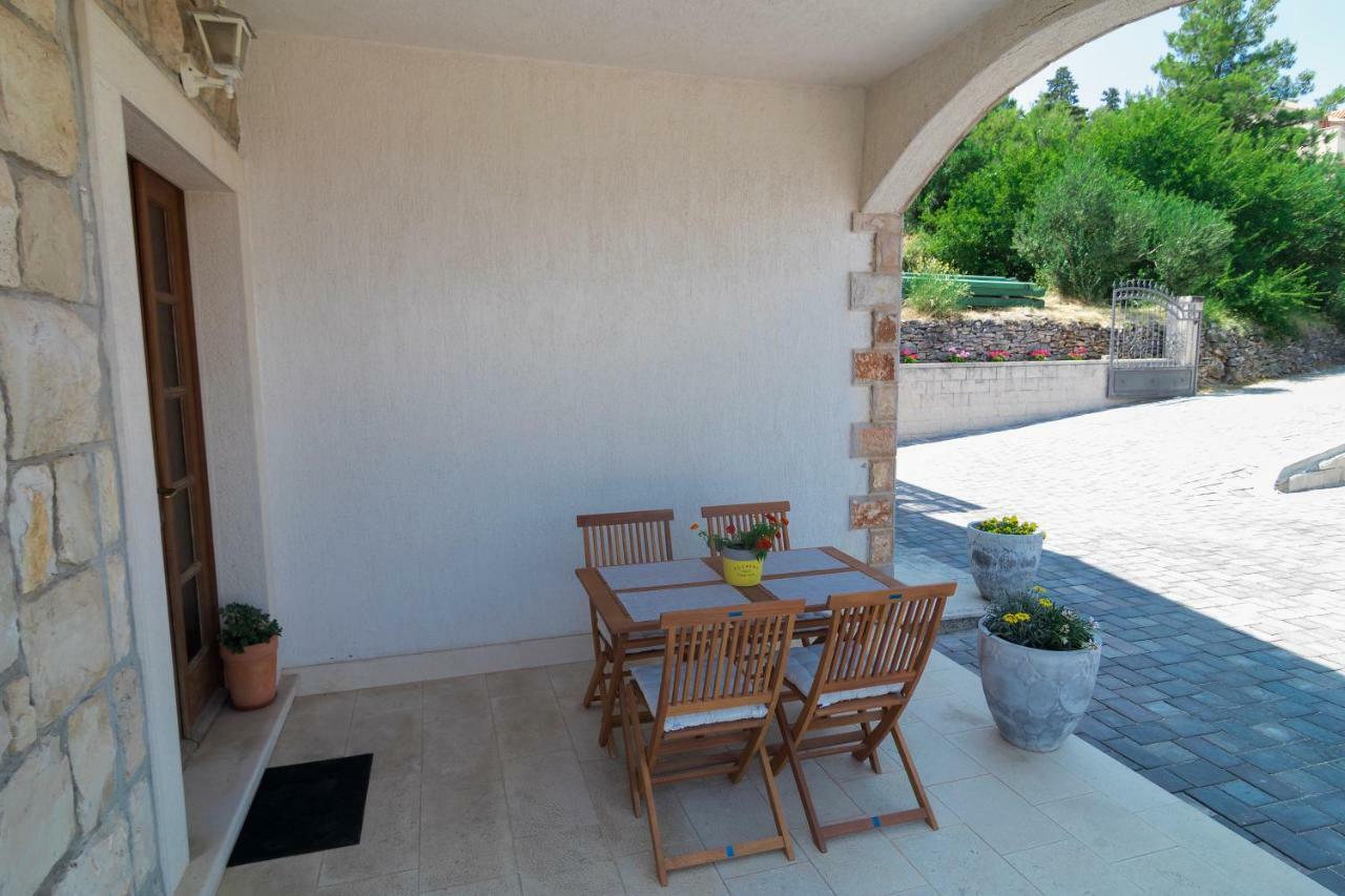 Apartments Ivana Postira Luaran gambar